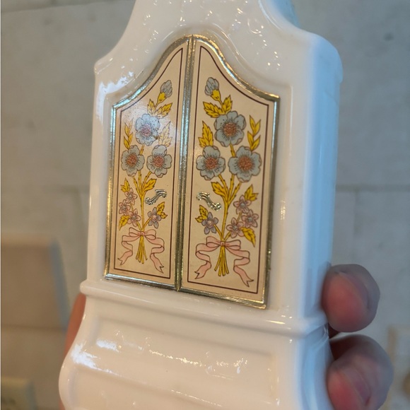 vintage Avon Armoire Foaming Bath Oil bottle - Picture 2 of 4